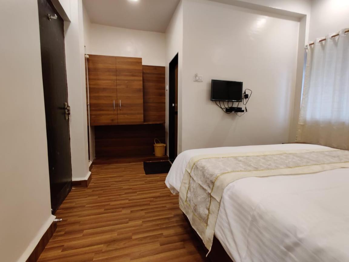 Hotel Surya Grande Kudal  Eksteriør bilde