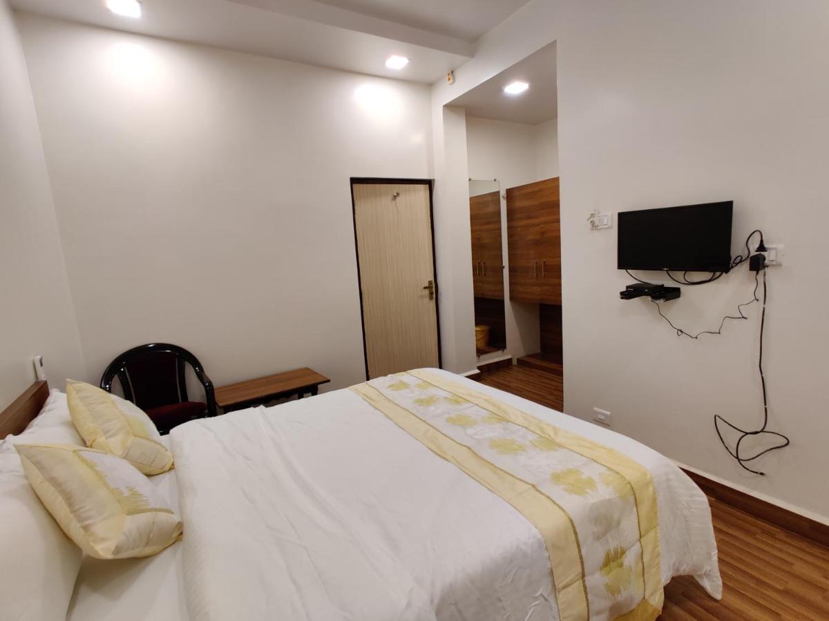 Hotel Surya Grande Kudal  Eksteriør bilde